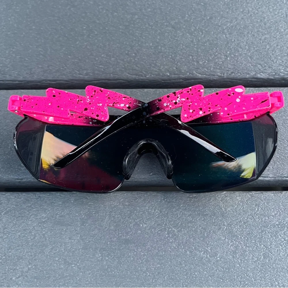 ✨Host Pick!✨💕Retro Y2K; Pink and Black Speckled Sunglasses; Rainbow Chrome Lens - Picture 6 of 6
